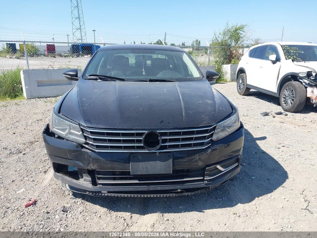 1VWAA7A37JC024960 Volkswagen Passat S/r-line