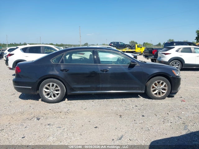 1VWAA7A37JC024960 Volkswagen Passat S/r-line