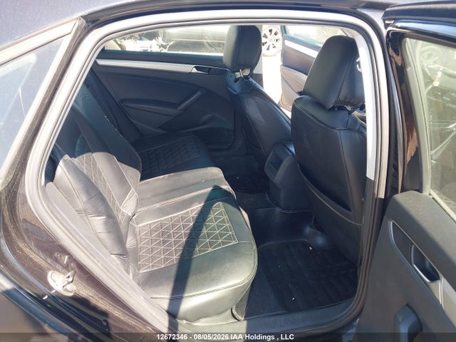1VWAA7A37JC024960 Volkswagen Passat S/r-line