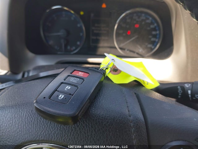 Продажа на аукционе авто 2018 Toyota Rav4 Limited/se/platinum, vin: 2T3DFREV3JW849707, номер лота: 12672354