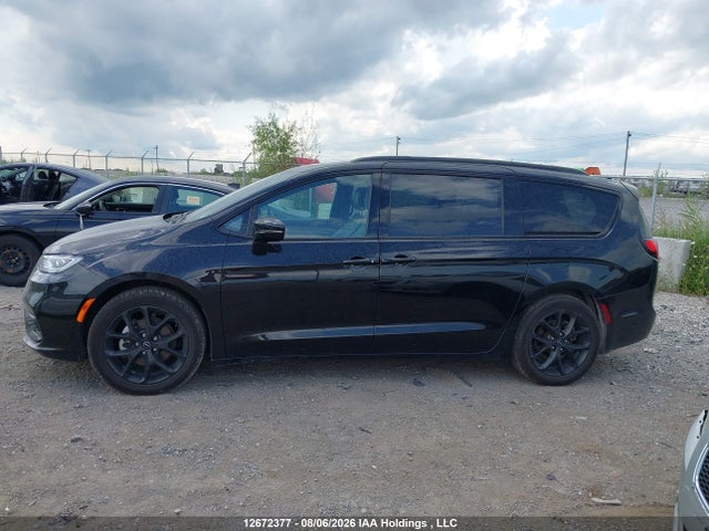 Chrysler Pacifica Limited 2025 2C4RC1GG2SR603404 Image 14