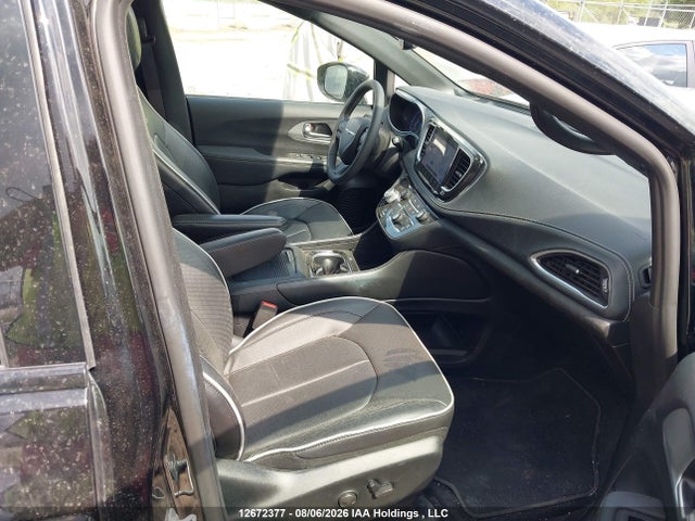Chrysler Pacifica Limited 2025 2C4RC1GG2SR603404 Image 5