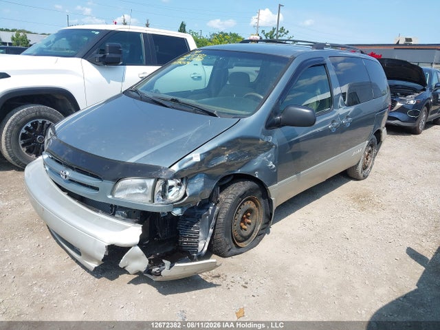 12672382 :رقم المزاد ، 4T3ZF13C2YU195074 vin ، 2000 Toyota Sienna Le/xle مزاد بيع