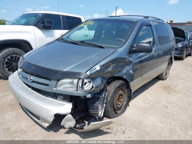 12672382 :رقم المزاد ، 4T3ZF13C2YU195074 vin ، 2000 Toyota Sienna Le/xle مزاد بيع