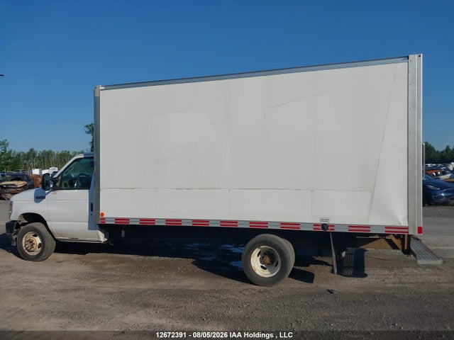 Ford Econoline E450 Super Duty Cutaway Van 2024 1FDXE4FN0RDD15103 Image 14