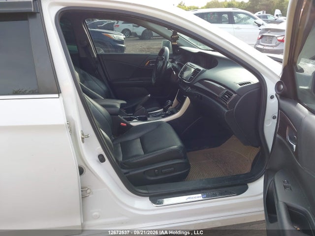 12672537 :رقم المزاد ، 1HGCR2F03GA807477 vin ، 2016 Honda Accord Touring مزاد بيع