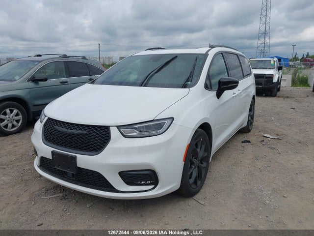 Chrysler Pacifica Limited 2025 2C4RC1GGXSR582303 Image 2