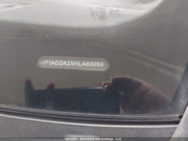 12672570 :رقم المزاد ، WP1AD2A2XHLA83059 vin ، 2017 Porsche Cayenne Gts مزاد بيع