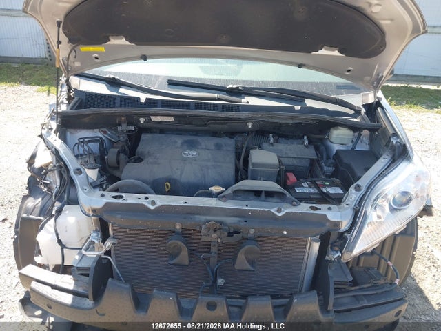5TDZK3DC5FS567947 Toyota Sienna 7 Passenger