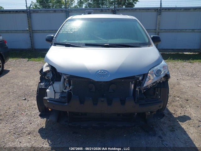 5TDZK3DC5FS567947 Toyota Sienna 7 Passenger