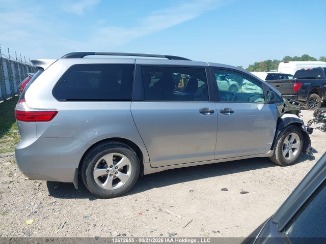 5TDZK3DC5FS567947 Toyota Sienna 7 Passenger