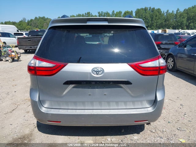5TDZK3DC5FS567947 Toyota Sienna 7 Passenger