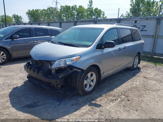 5TDZK3DC5FS567947 Toyota Sienna 7 Passenger