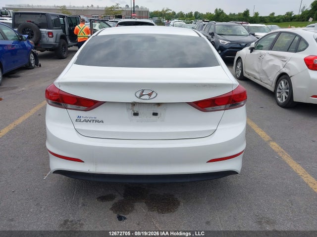 Hyundai Elantra Le 2017 5NPD74LF1HH090472 Image 16