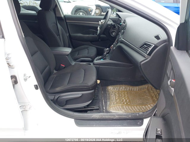 Hyundai Elantra Le 2017 5NPD74LF1HH090472 Image 5