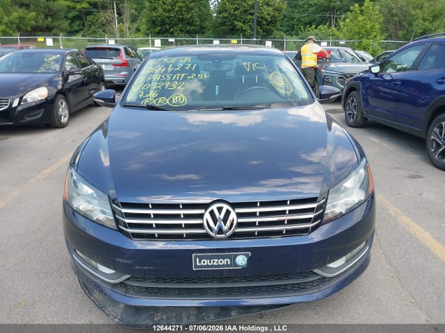 2012 Volkswagen Passat 2.5l Highline მანქანა იყიდება აუქციონზე, vin: 1VWCH7A32CC092932, აუქციონის ნომერი: 12644271