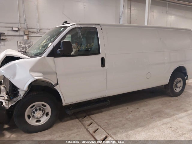 Chevrolet Express G2500 2024 1GCWGBFP9R1253217 Image 15