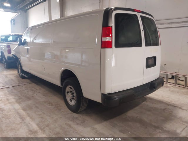 Chevrolet Express G2500 2024 1GCWGBFP9R1253217 Image 3