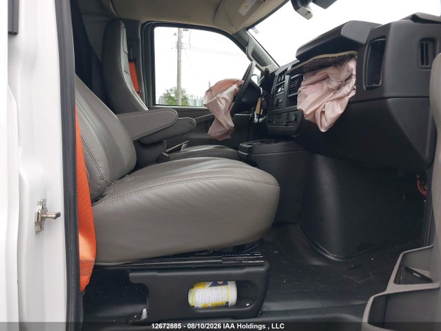 Chevrolet Express G2500 2024 1GCWGBFP9R1253217 Image 5