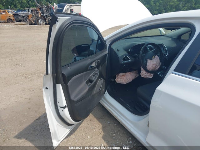 2017 Chevrolet Cruze მანქანა იყიდება აუქციონზე, vin: 1G1BE5SM4H7255303, აუქციონის ნომერი: 12672925