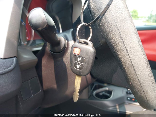 2T3ZFREV0JW498132 Toyota RAV4 LE