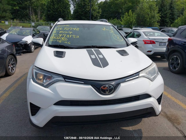 2T3ZFREV0JW498132 Toyota RAV4 LE