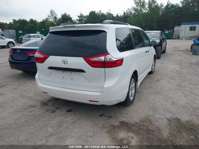Toyota Sienna 7-passenger 2018 5TDZZ3DC4JS932882 Image 4