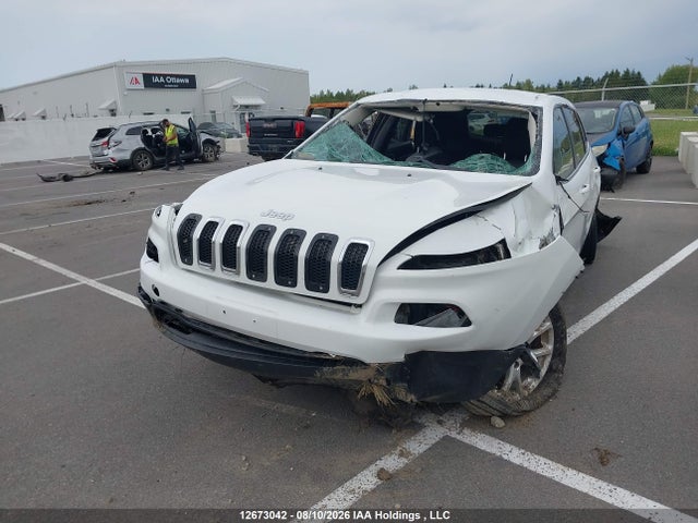 Jeep Cherokee North 2014 1C4PJMCB3EW323155 Image 2