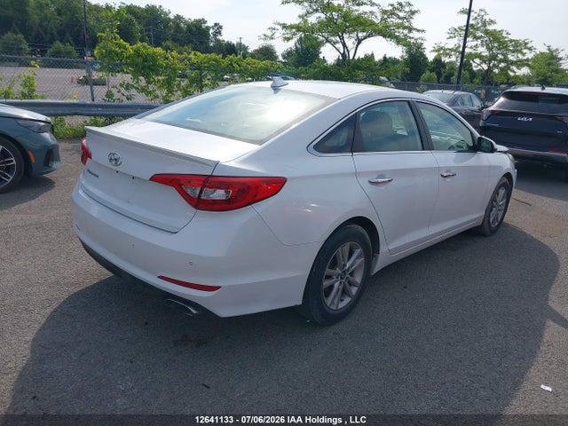 2015 Hyundai Sonata Gls მანქანა იყიდება აუქციონზე, vin: 5NPE24AF7FH110078, აუქციონის ნომერი: 12641133