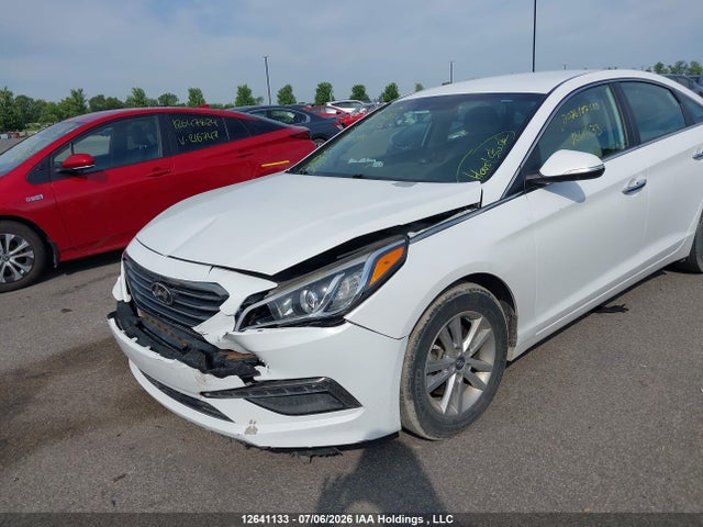2015 Hyundai Sonata Gls მანქანა იყიდება აუქციონზე, vin: 5NPE24AF7FH110078, აუქციონის ნომერი: 12641133