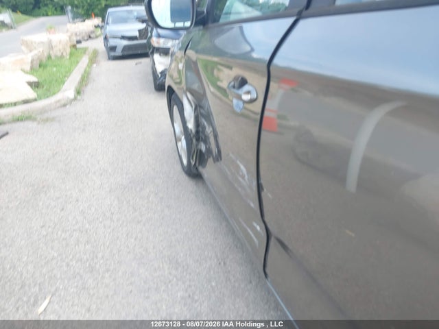 Продаж на аукціоні авто 2015 Kia Rondo Lx/lx Value/lx Winter Edition, vin: KNAHT8A3XF7120242, номер лоту: 12673128