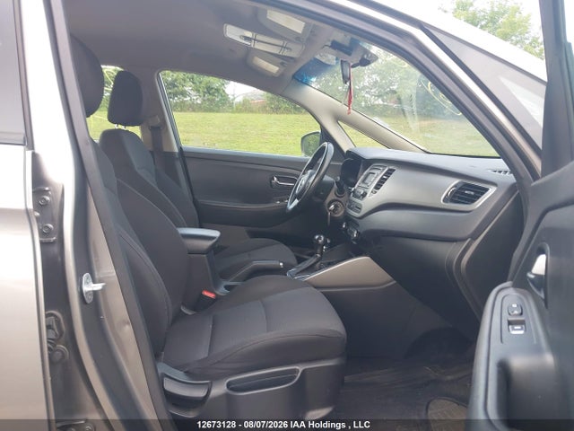Продаж на аукціоні авто 2015 Kia Rondo Lx/lx Value/lx Winter Edition, vin: KNAHT8A3XF7120242, номер лоту: 12673128