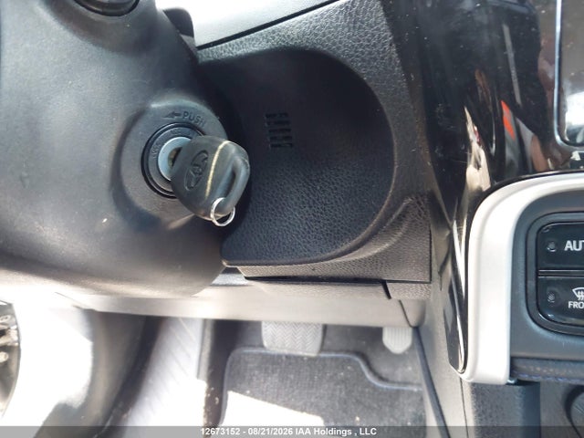 2T1BURHE4KC132754 Toyota COROLLA SE