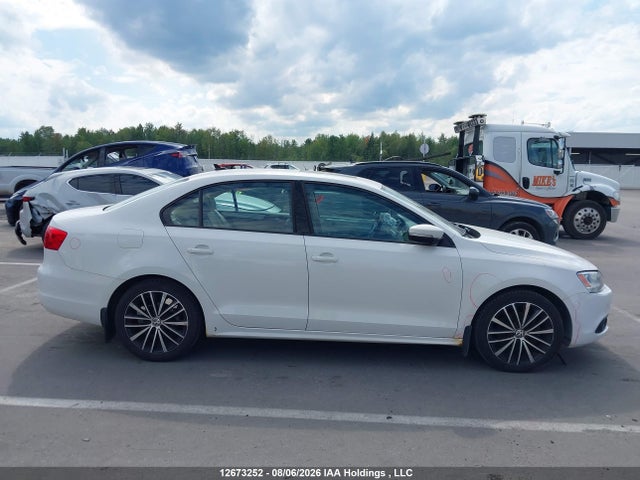 2013 Volkswagen Jetta 2.5l Comfortline/2.5l Sportline მანქანა იყიდება აუქციონზე, vin: 3VWDX7AJ7DM423168, აუქციონის ნომერი: 12673252
