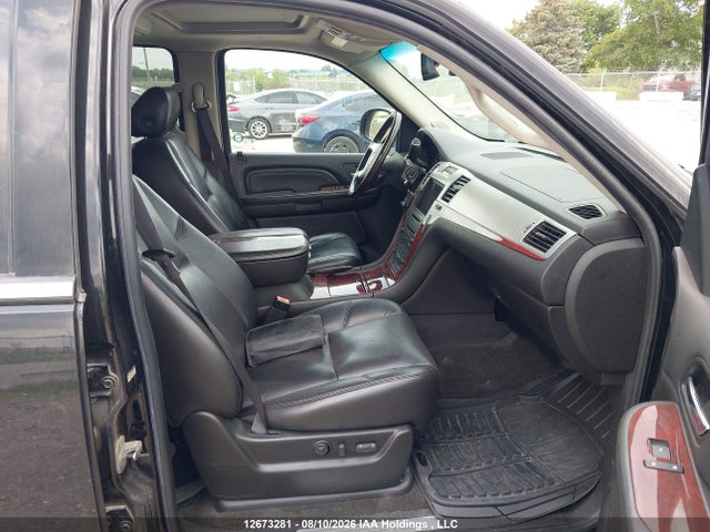 Продажа на аукционе авто 2008 Cadillac Escalade Luxury, vin: 1GYFK63838R170606, номер лота: 12673281
