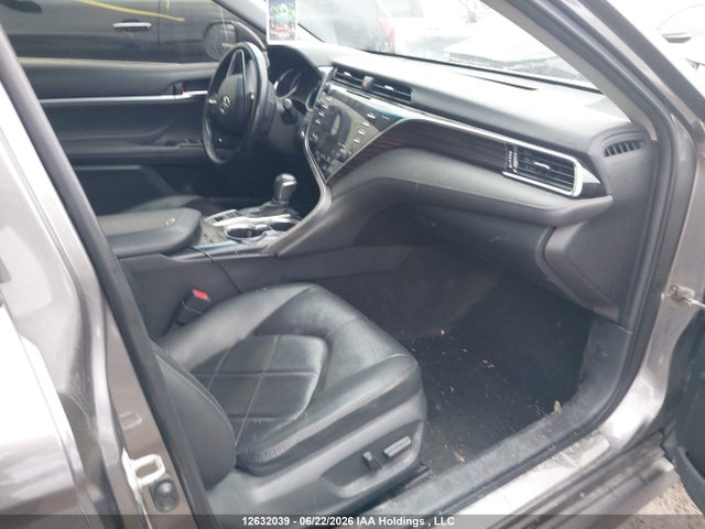 2018 Toyota Camry Xle მანქანა იყიდება აუქციონზე, vin: 4T1B11HK4JU094049, აუქციონის ნომერი: 12632039