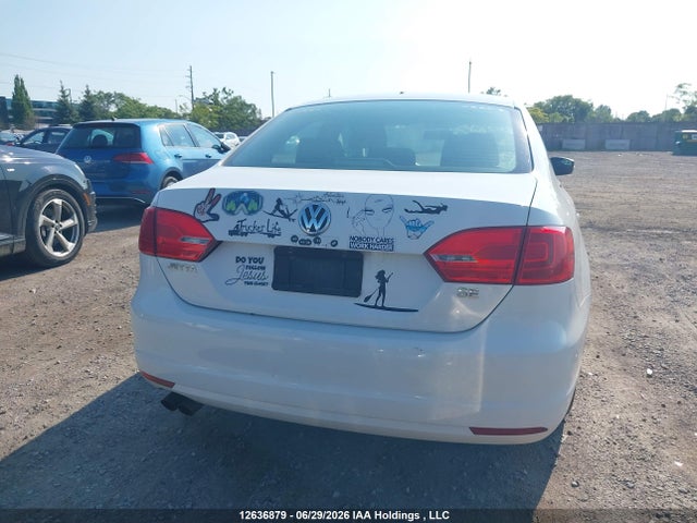 2013 Volkswagen Jetta 2.0l Comfortline მანქანა იყიდება აუქციონზე, vin: 3VWDK7AJ6DM379792, აუქციონის ნომერი: 12636879