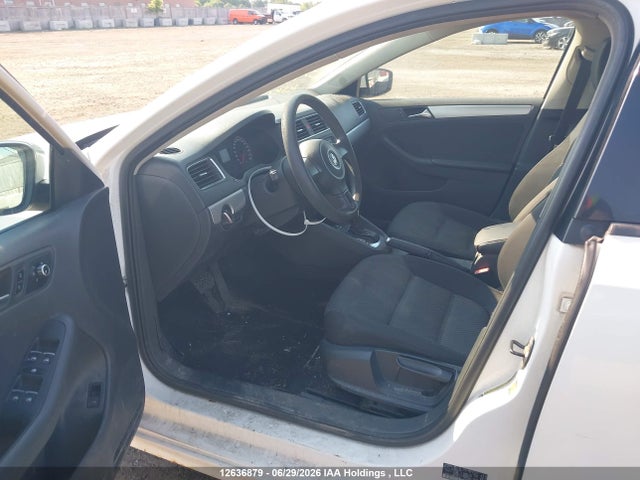 2013 Volkswagen Jetta 2.0l Comfortline მანქანა იყიდება აუქციონზე, vin: 3VWDK7AJ6DM379792, აუქციონის ნომერი: 12636879