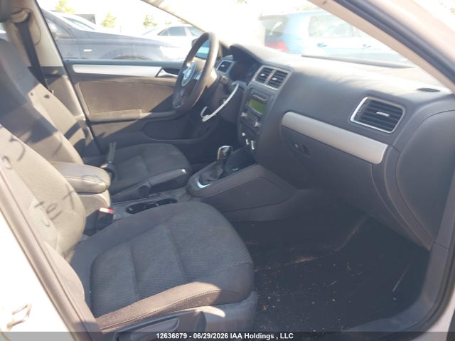 2013 Volkswagen Jetta 2.0l Comfortline მანქანა იყიდება აუქციონზე, vin: 3VWDK7AJ6DM379792, აუქციონის ნომერი: 12636879