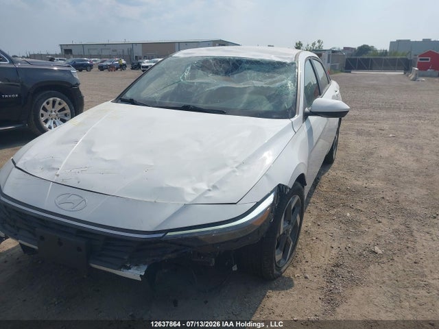 2025 Hyundai Elantra Essential მანქანა იყიდება აუქციონზე, vin: KMHLM4DG6SU899745, აუქციონის ნომერი: 12637864