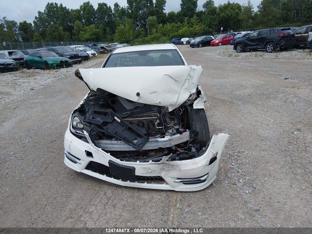 2012 Mercedes-benz C 250 4matic მანქანა იყიდება აუქციონზე, vin: WDDGF8FB4CF931600, აუქციონის ნომერი: 12474847