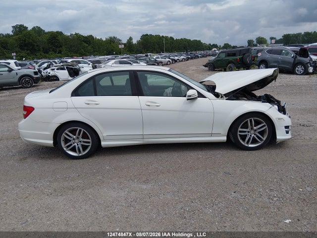 2012 Mercedes-benz C 250 4matic მანქანა იყიდება აუქციონზე, vin: WDDGF8FB4CF931600, აუქციონის ნომერი: 12474847