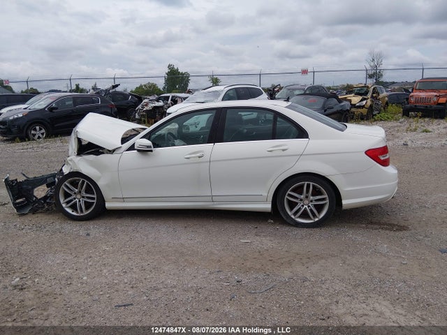 2012 Mercedes-benz C 250 4matic მანქანა იყიდება აუქციონზე, vin: WDDGF8FB4CF931600, აუქციონის ნომერი: 12474847