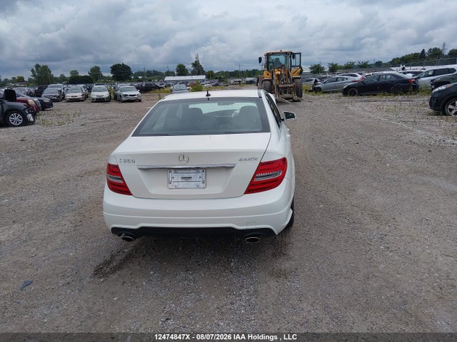 2012 Mercedes-benz C 250 4matic მანქანა იყიდება აუქციონზე, vin: WDDGF8FB4CF931600, აუქციონის ნომერი: 12474847