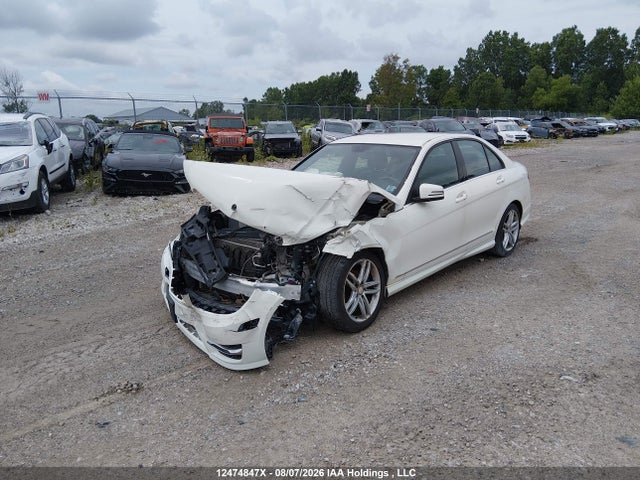 2012 Mercedes-benz C 250 4matic მანქანა იყიდება აუქციონზე, vin: WDDGF8FB4CF931600, აუქციონის ნომერი: 12474847