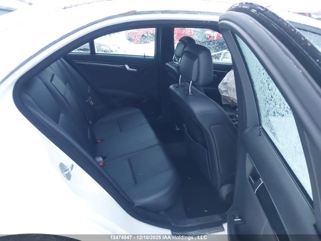 2012 Mercedes-benz C 250 4matic მანქანა იყიდება აუქციონზე, vin: WDDGF8FB4CF931600, აუქციონის ნომერი: 12474847