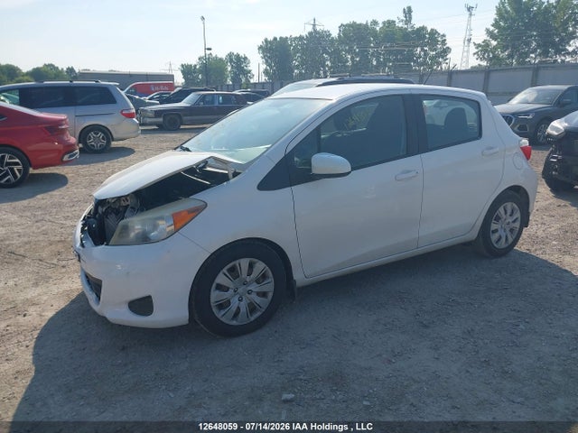 Toyota YARIS LE 2014 VNKKTUD33EA000689 Image 2