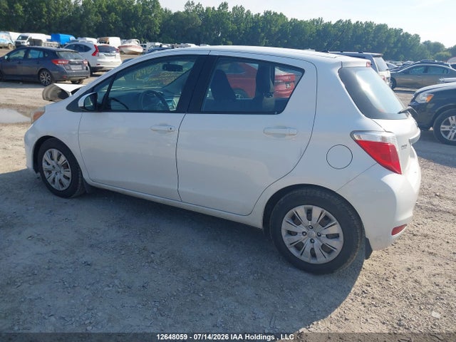 Toyota YARIS LE 2014 VNKKTUD33EA000689 Image 3