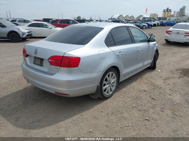 2014 Volkswagen Jetta Sedan მანქანა იყიდება აუქციონზე, vin: 3VWDL7AJ6EM271106, აუქციონის ნომერი: 12673377