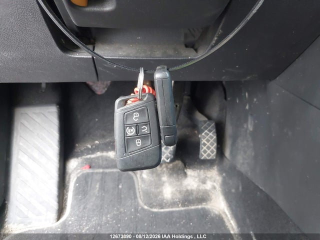 3VWE57BU2KM011563 Volkswagen Jetta 1.4 Tsi Highline